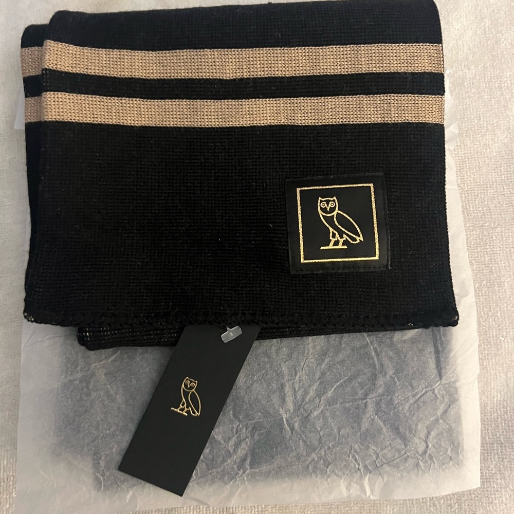 OVO SCARF BLACK AND GOLD
